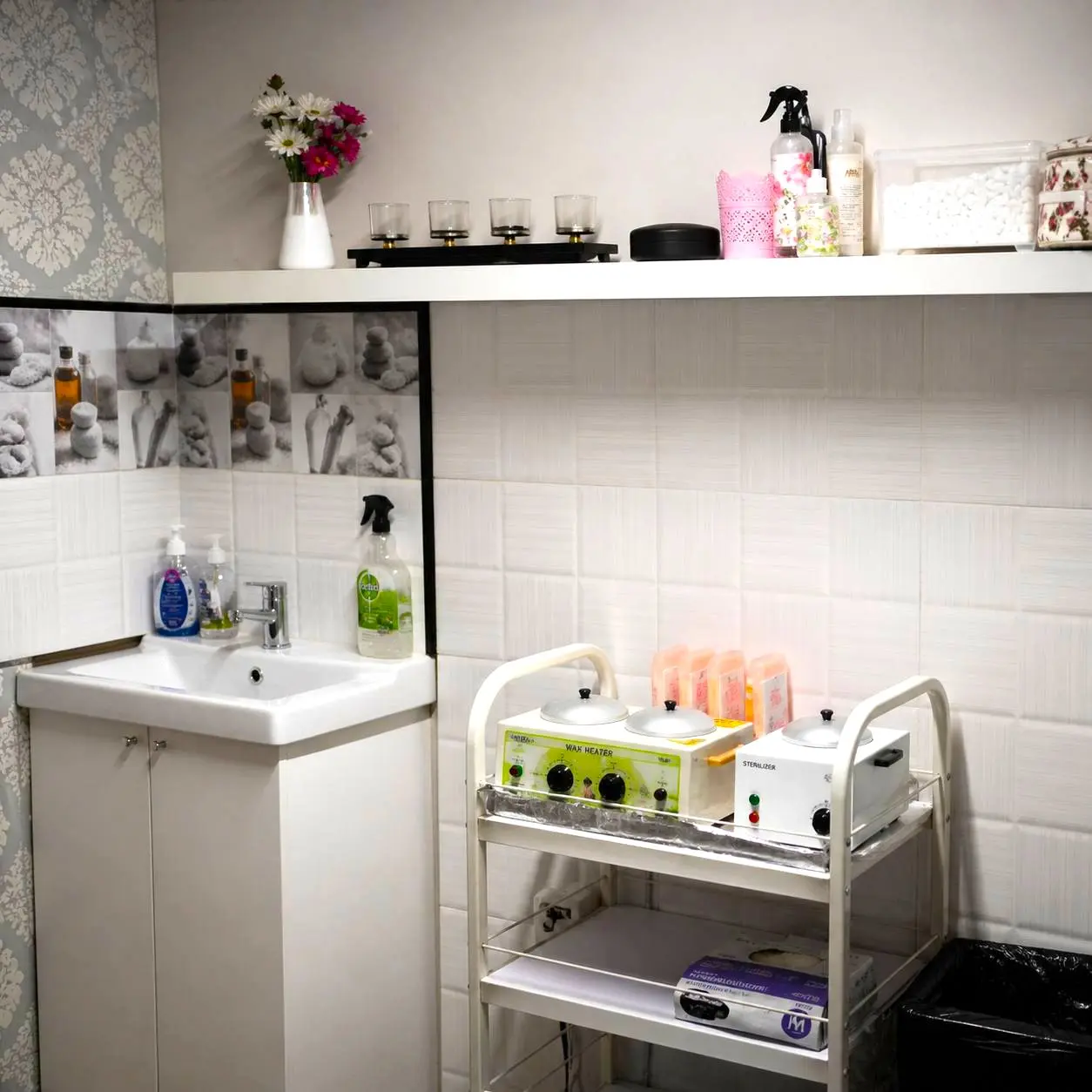 Clean hygienic tools in beauty salon